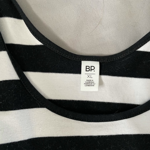 Tank top - Picture 2 of 3